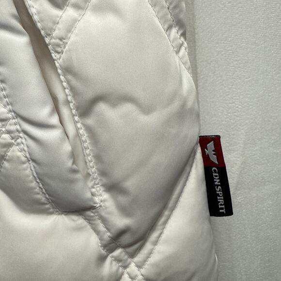 Women's White Puffer Down Vest Size XL Quilted Lightweight Pockets EUC Canadian - Picture 7 of 11